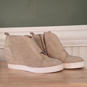 Linea Paolo Suede Platform Wedge Sneaker Felicia Size 5 Womens/Girls